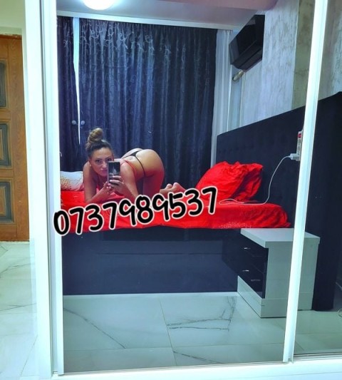 Adorație pentru Zeița Karla în Ploiești · adorație zeiță