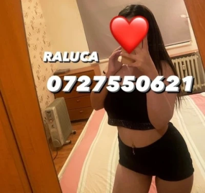Andreea – Corp Atletic și Seducție în Piața Chibrit