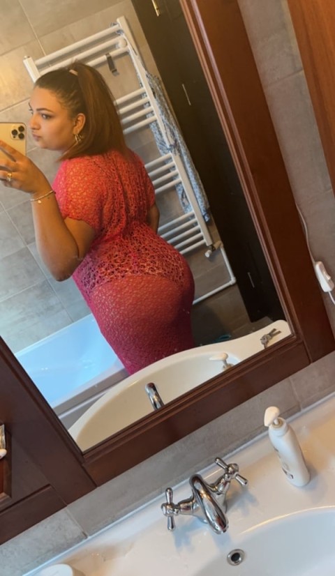 Andreea, escortă 150 cm, pe placul tău în Magheru!