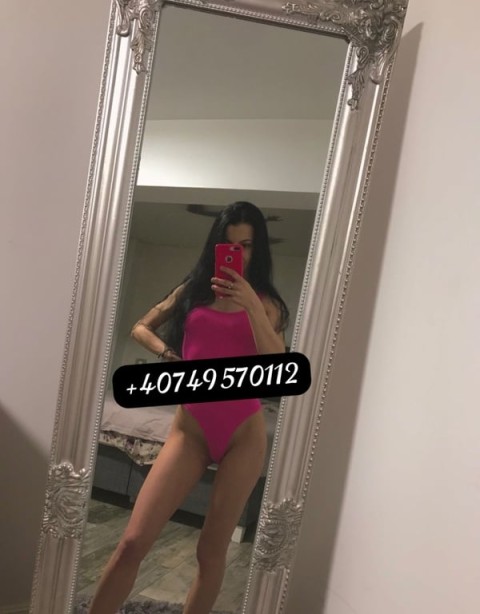 Blondă Verificată pentru Plăceri Intense