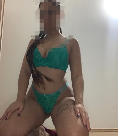 Body Slide cu Bruneta Nouă în Bistrița