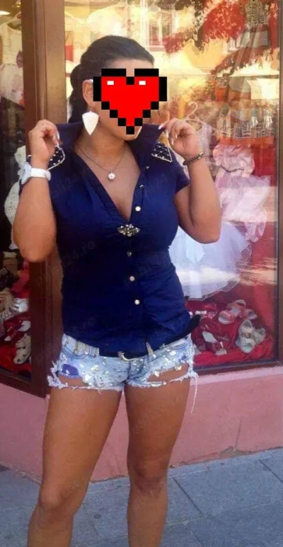 Brunetă de etnie fierbinte în Sector 3