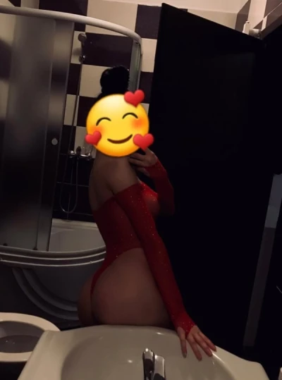 Bulgăroaica Trans FEM pentru Fantezii Unice · escortă fisting