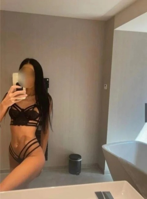 Discreție maximă cu Maia în Floreasca