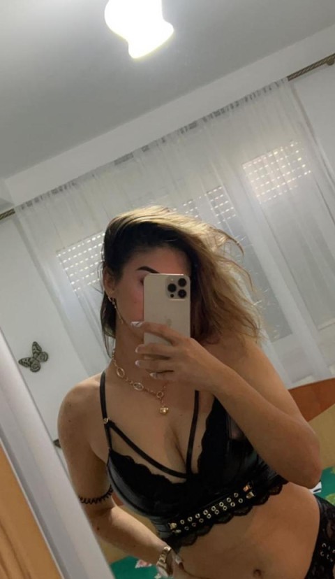 Docilă și Voluptuoasă în Drumul Taberei