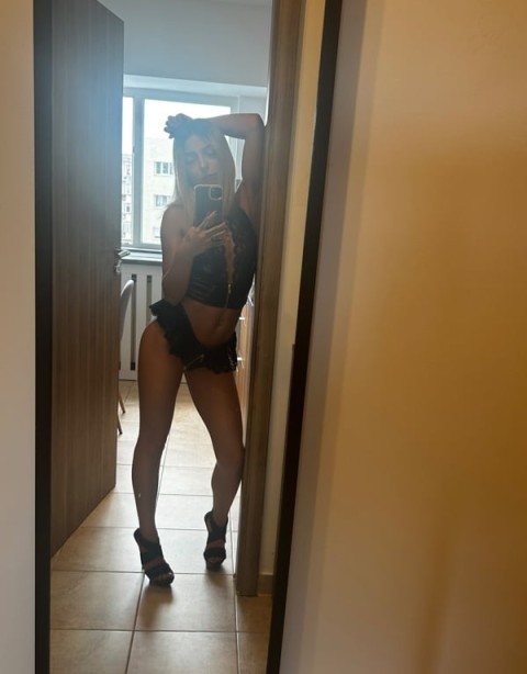 Două Fete pentru Plăceri Intense în Sector 6