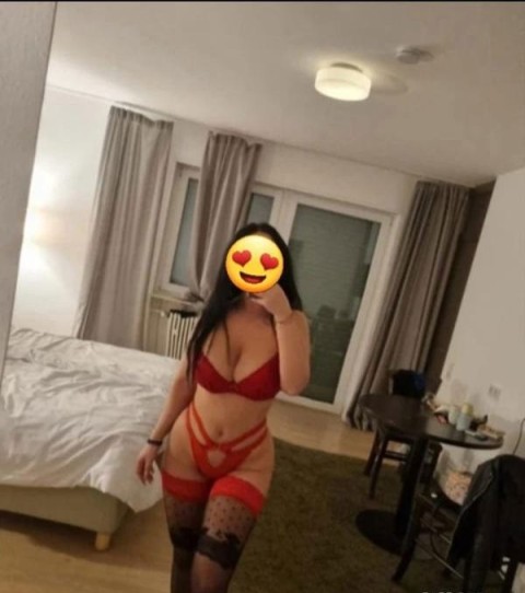 Ebony Seducătoare în Medgidia – O Experiență de Neuitat · escortă ebony