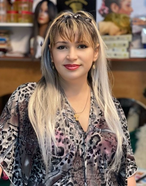 Elena – 50 lei ora pentru o experiență de neuitat