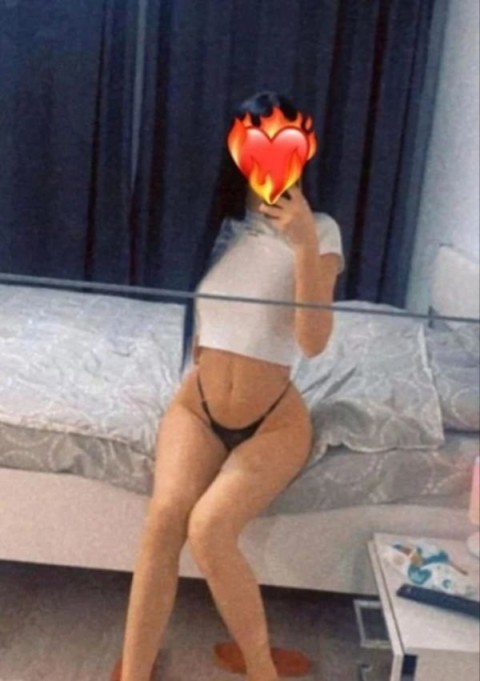 Ema, escortă de futut în Piața Chibrit