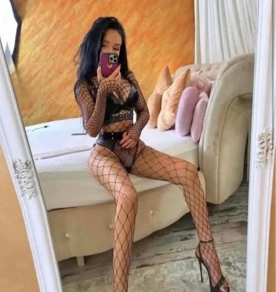 Emilia, escortă 40 ani în Bârlad