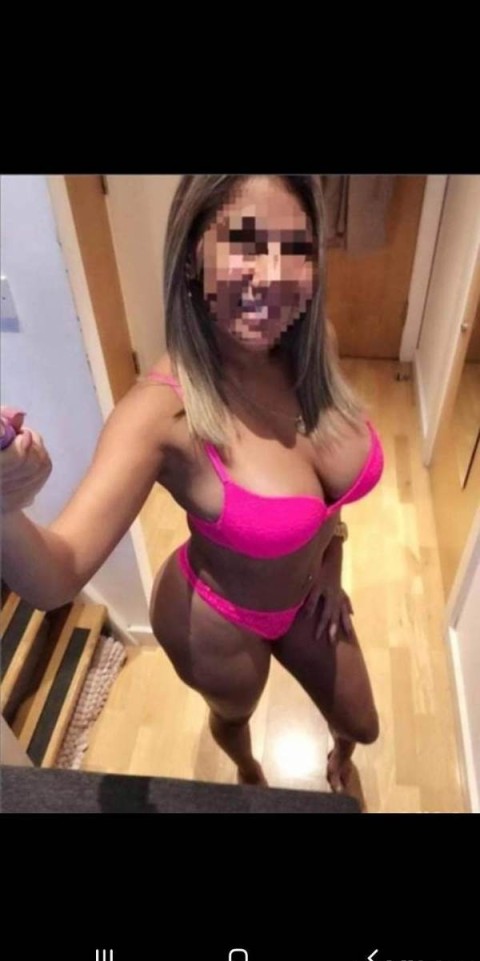 Escortă 150 cm – Lory, Noua Ta Plăcere în Militari