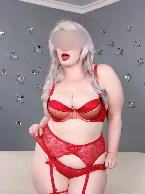 Escortă 19 ani în Brașov – Poze Reale și Piercinguri Intime
