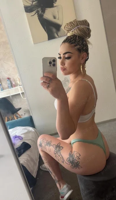 Escortă blondă de lux în Rahova