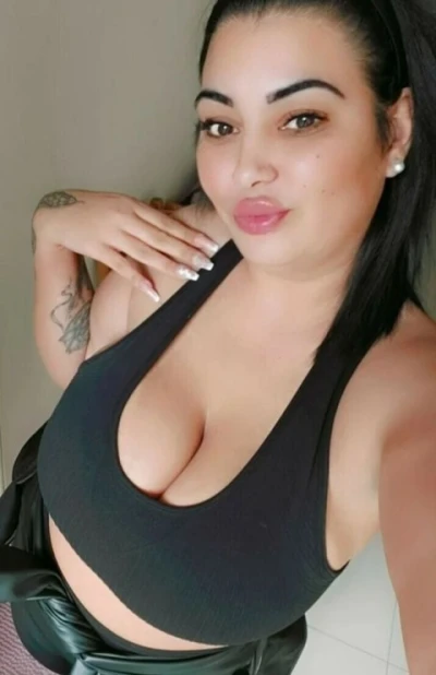 Escortă blondă pentru bărbați maturi în Sector 2