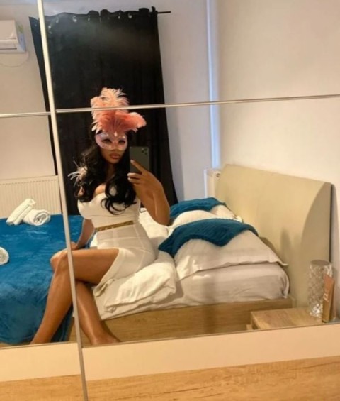 Escortă Blondă Porno în Câmpulung