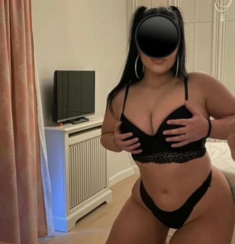 Escortă blondă slim în București · escortă blonda slim