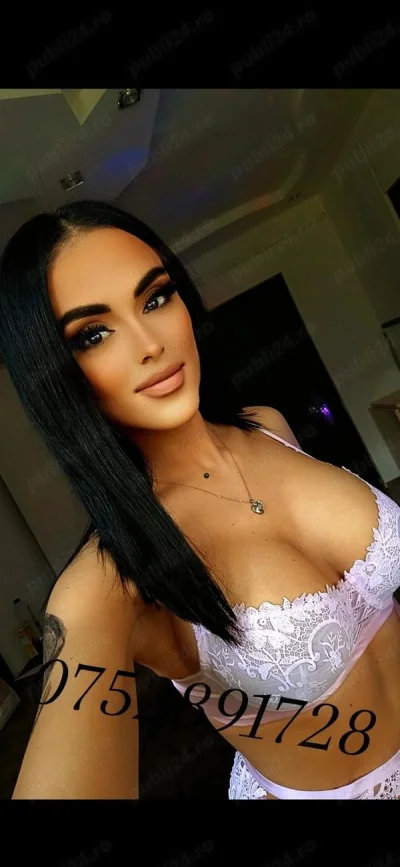 Escortă Blondă Slim în Confort City – Experiențe Unice · escortă blonda slim