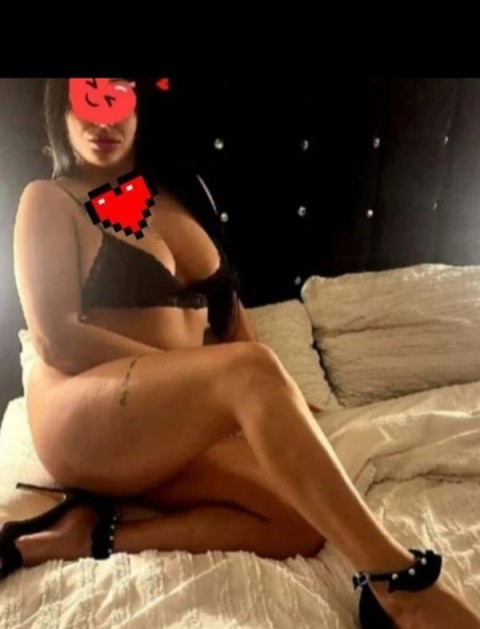 Escortă Blondă Transexuala în Iași