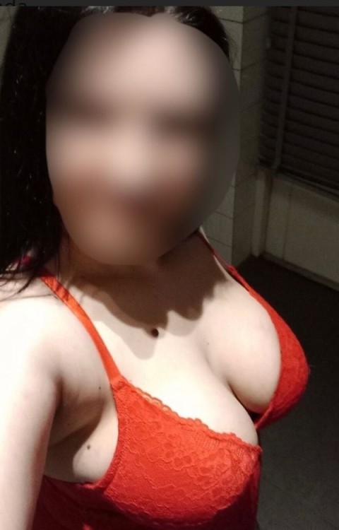 Escortă de etnie exotică în DN1