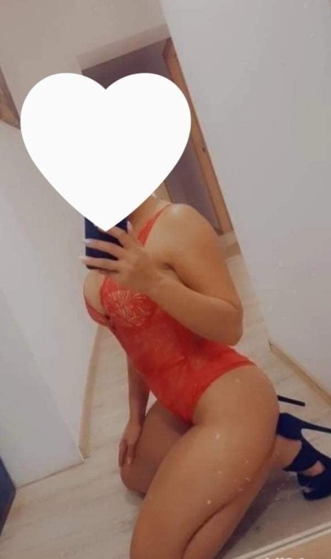 Escortă Dominare în Sălăjan