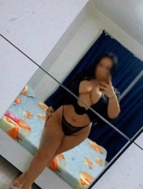 Escortă Matură Total în Plaza