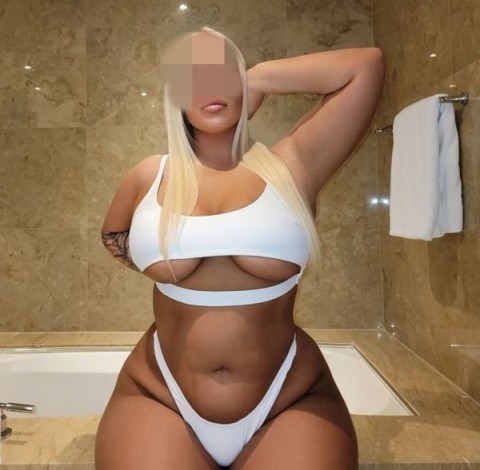 Escortă Milf Disponibilă în Park Lake