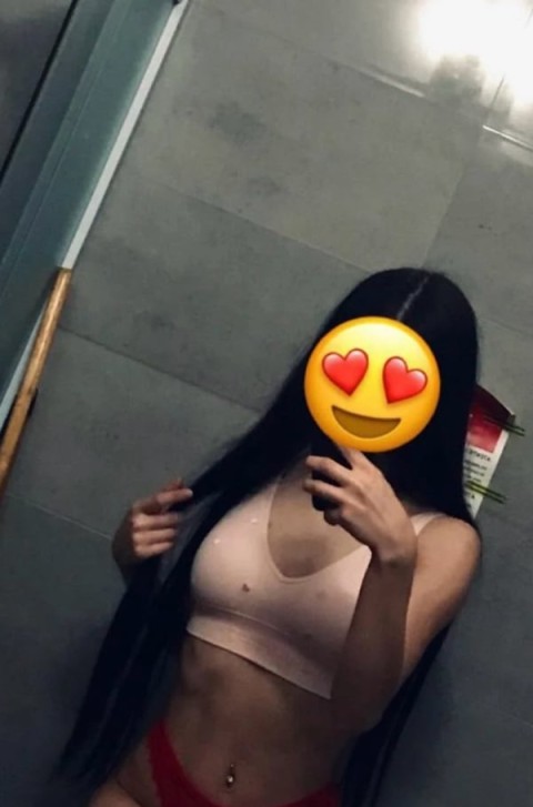 Escortă sex cu 2 în Costin Georgian