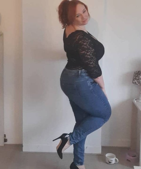 Escortă Skinny în Predeal · escortă skiny