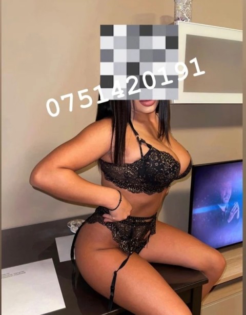 Escortă Stăpână în Sector 3