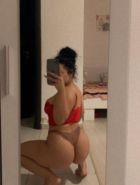 Escortă Totală în Cluj-Napoca: Experiența Supremă de 18 Ani