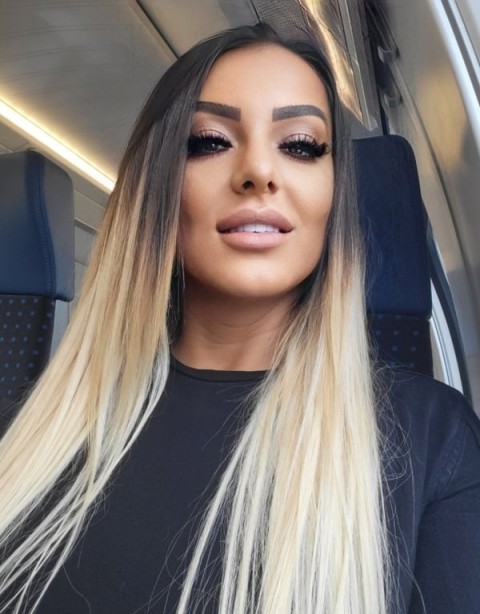 Escortă Travestită în Avantgarden – Plăceri Fără Limite