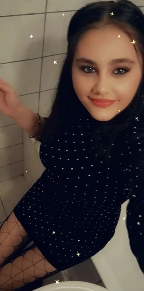 Escortă Unguroaică pentru Momente de Neuitat în Magheru