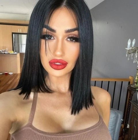 Escortă Uro Scato Disponibilă pentru Deplasări la Hotel