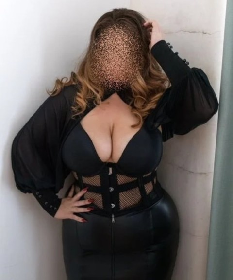 Escortă Voluptuoasă în Târgoviște – Experiență Unică