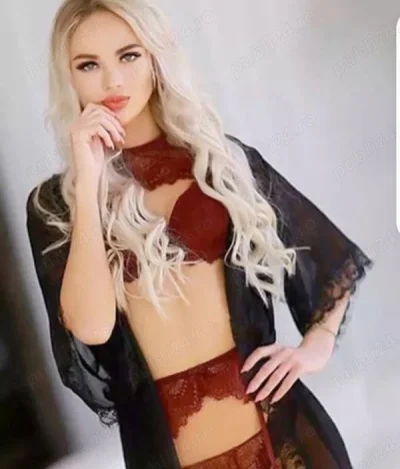 Experiență completă cu o blondă siliconată în Bucureștii Noi