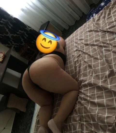 Fantezia Ta în Buzău: Transexuala Brunetă și Sexy · Oradea