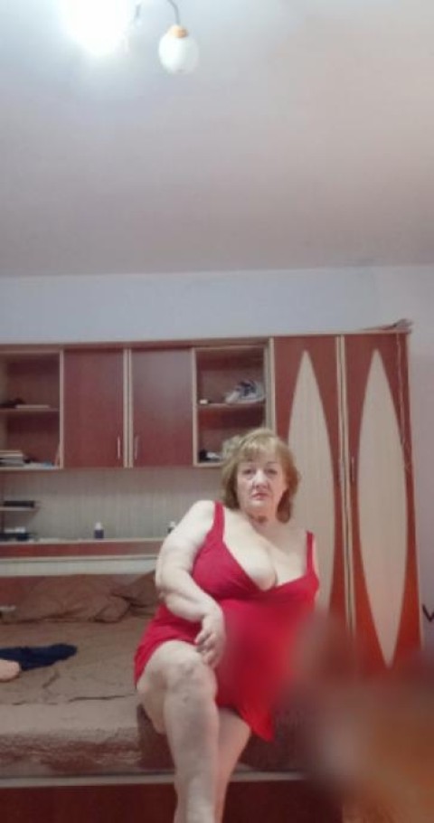 Fotografii Reale cu Escortă Slim în Magheru