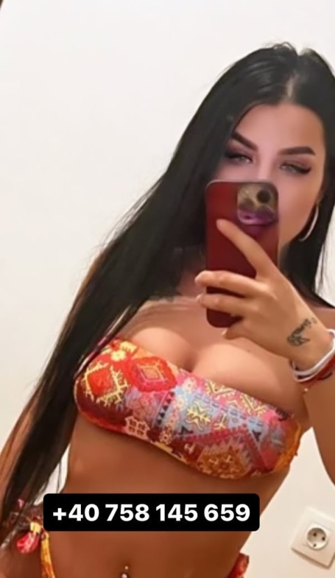 Fustă Școlăriță – Andreea, Escortă de Lux în Târgoviște