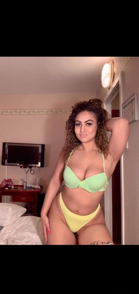 Fustă școlăriță pentru fantezii neîmblânzite