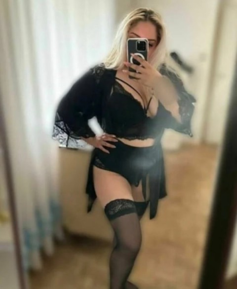 Karla, VIP-ul tău preferat în jur de 30 ani!