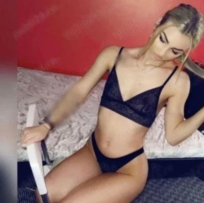 Latex Diva în Lacul Tei – 100% Reală!