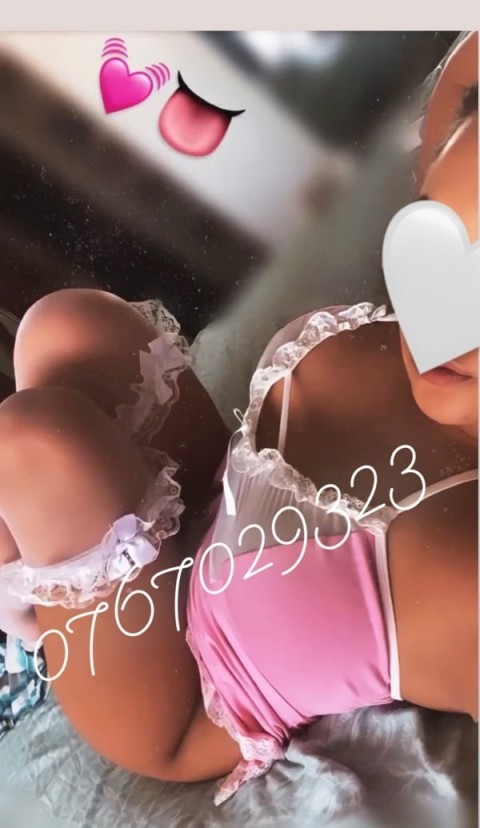 Masaj Erotic cu Două Transexuale Jucăușe în Burebista