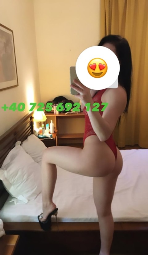 Matură și Seducătoare în Obor