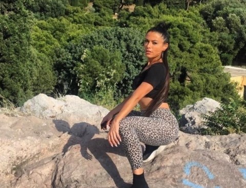 Matură Plinuță în Arad – Pasiune și Răsfăț Garantat