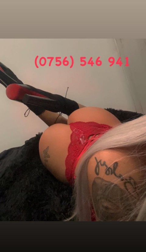 Metisă Fumătoare de 20 de Ani în Sector 3