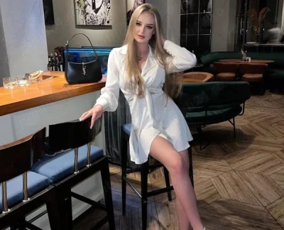 Mângâieri de Neuitat cu Bruneta din Banu Manta