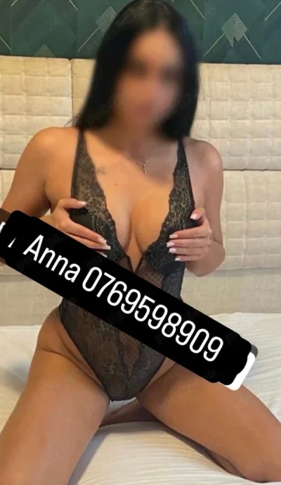 Încântătoarea Karolina: Experiență Male Friendly în Morarilor