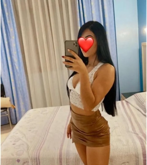 Întâlnire de Afaceri cu O Brunetă Înfocată în Pipera