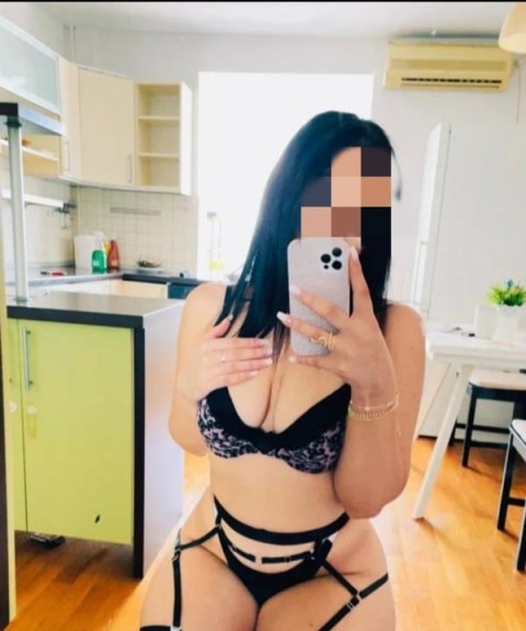 Ochi Albaștri și Experiențe de Neuitat cu Gabyta