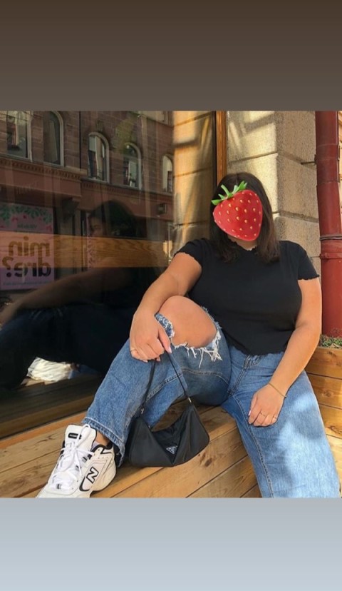 Porn Star Experience în Grozăvești